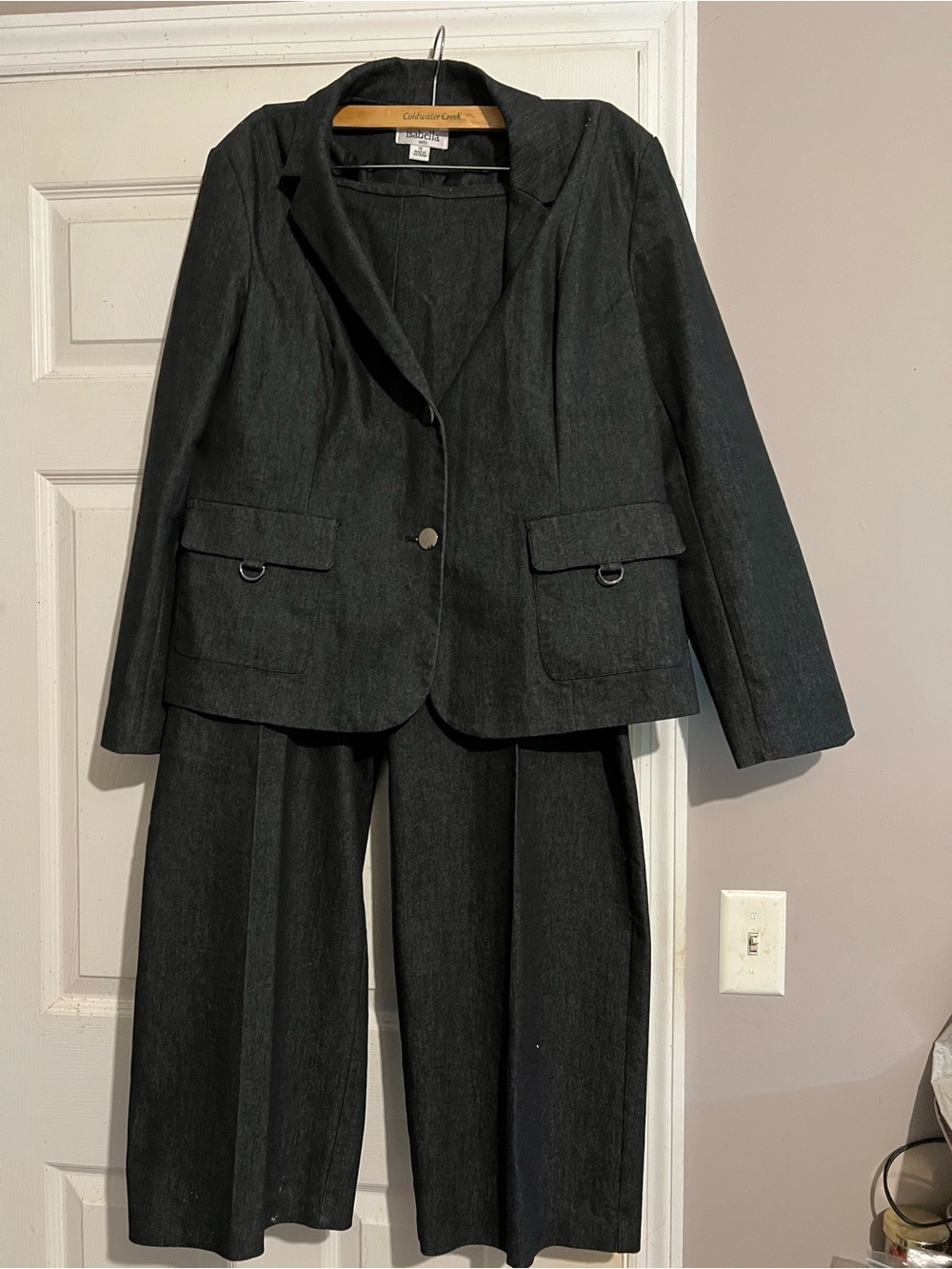 Isabella Black Women's Two-Piece Pantsuit Jacket & Wide-Leg Trousers